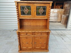 Eladó egy különleges koloniál  vitrines TÁLALÓ KOMÓD - 150 CM MAGAS. Bútor szép állapotú , nem karco