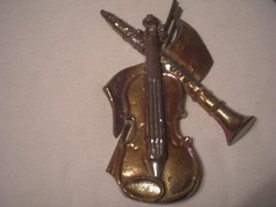 Ú1 Hegedű eozinos fali dísznek is  kovácsolt vasból 25 x 10 cm-es ritkaság ajándékozhatóan eladó