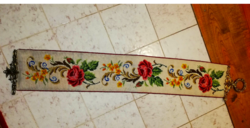 Gobelin rózsás cselédcsengő, aranyozott fém szerelékkel