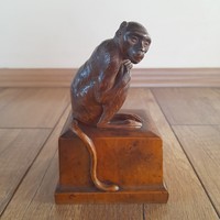 Antik faragott fa majom