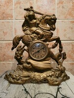 Bronz öntvény asztali óra test, keret. Sárkányölő Szent György figurával. 25x27 cm