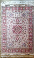 Perzsa Tabriz szőnyeg! Pamut, gyapjú, selyem! Kézi csomózás! Jelzett! Eredeti! Kb.: 150x100cm