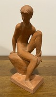 Lesenyei Márta kövön ülő fiu akt terrakotta szobor