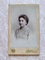 Antik női fotó Száger M. Czegléd régi műtermi fénykép