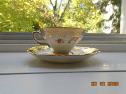 Látványos kézi aranymintákkal és apró virágmintákkal újszerű német kávés csésze alátéttel