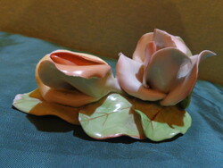 Porcelán rózsák /régi magyar AQUINCUM / kb. 12x6 cm