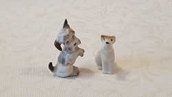 2 db. mini porcelán kutya, kutyus. 4 és 5 cm. magasak. (Aquincumi)