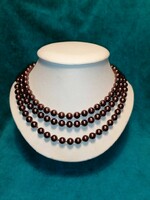 Row of brown bowline beads (652)