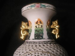N10 antique Chinese openwork pattern marked with gilded painted vase with meticulous workmanship
