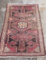 130 x 76 cm kézi csomózású antik Hamadan perzsa szőnyeg eladó