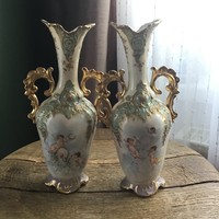 Antik kézzel festett Royal Vienna- Alt Wien porcelán váza pár puttókkal