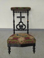 Antik faragott imazsámoly gobelinnel szék keresztény vallás Jézus ima zsámoly 609