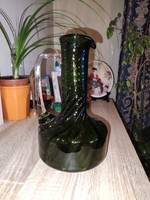 Csavart üveg kancsó,zöld (26 cm)