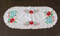 Tablecloth, large size with a beautiful Kalocsa pattern - 85 cm x 36 cm