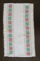 Tablecloth decorated with cross-stitch embroidery - 52 cm x 29 cm