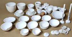 Antik porcelán patikai edények + apróságok