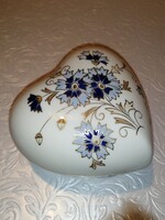 "ZSOLNAY", jelzett, sorszámozott, szív alakú bonbonier. Ékszertartó porcelán.