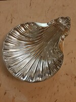 Csodálatos ezüstözött kagyló alakú kínáló