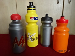 Four bicycle water bottles. He has! Jokai.