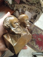 Lenin és Marx bronz szobra, 15 x 18 cm-es nagyságú.