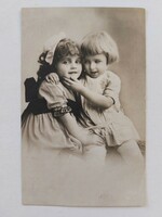 Régi képeslap fotó levelezőlap kislányok