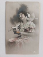 Régi képeslap 1911 fotó levelezőlap hölgy galambok