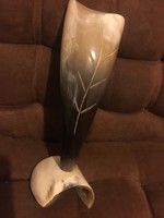 Szarvból készült váza, vagy tolltartó