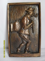 Koldust ábrázoló bronz szobor falikép