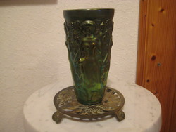 Zsolnay eozln  :  szőlős váza   , jelzett   , száj része restaurált  ,  17 cm