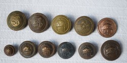 Antik katonai gombok Szent Koronával és magyar címerrel díszített egyenruha gomb 11 db. 1,5 - 2,5 cm
