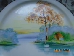 Kézzel festett japán süteményes tányér tájképpel, ezüst rózsás peremmel  19 cm