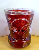 Vastag falú metszett rubinvörös pohár, váza aranyozott díszítéssel. Cseh Bohemia 1870-es évek