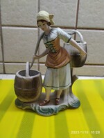 Vízhordó lány, román porcelán figura, szobor eladó!