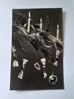 Retro képeslap régi fotó levelezőlap karácsonyfadíszekkel szaloncukorral