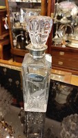 Ólomkristály whisky palack . Ezüst nyak Whisky feliratú dísz kézzel csiszolt mintával.