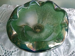 Bubble glass ashtray with a playful border in green!
