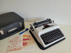 Régi retro írógép Erika táskaírógép