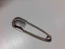 Retro silver colored steel brooch badge scarf clip