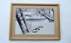 Retro művészi fotó eredeti keretében  - Téli folyópart csónakkal