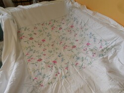 Gyönyörű hímzett paplanhuzat/ágytakaró.