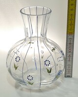 Kék virágmintás, kék csíkos, színtelen üvegváza (2505)