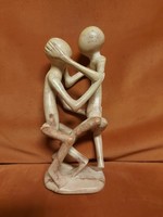Szerelmespár, kő szobor, 22 cm magas