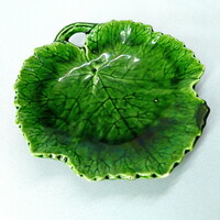 Leaf-shaped majolica serving bowl - schütz-cilli