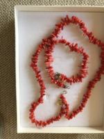 Vörös korall nyaklánc arany kapoccsal ajándék karkötővel