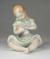 1L659 Babázó kislány Drasche porcelán figura 8.5 cm