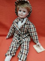 "Elegáns, mosolygós kisfiú", porcelán baba, vintage baba, dekoráció.