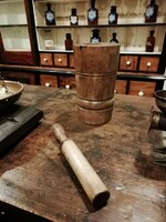 Fa mozsár, 20. század elejéről, patikai vagy cukrász eszköz, esetleg drogériából