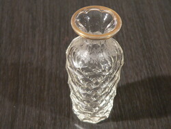 Üveg váza, aranyozott szájjal, metszett  díszítéssel olcsón eladó