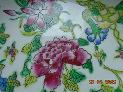 Antik kézzel festett Famille Rose kínai falitál, gyümölcs és virág arany alapon szegély mintával