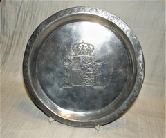 Címeres ezüstözött ón tányér 25 cm